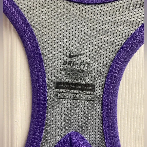 Nike Dri-Fit Livestrong Athletic Top Size Medium - Picture 2 of 5